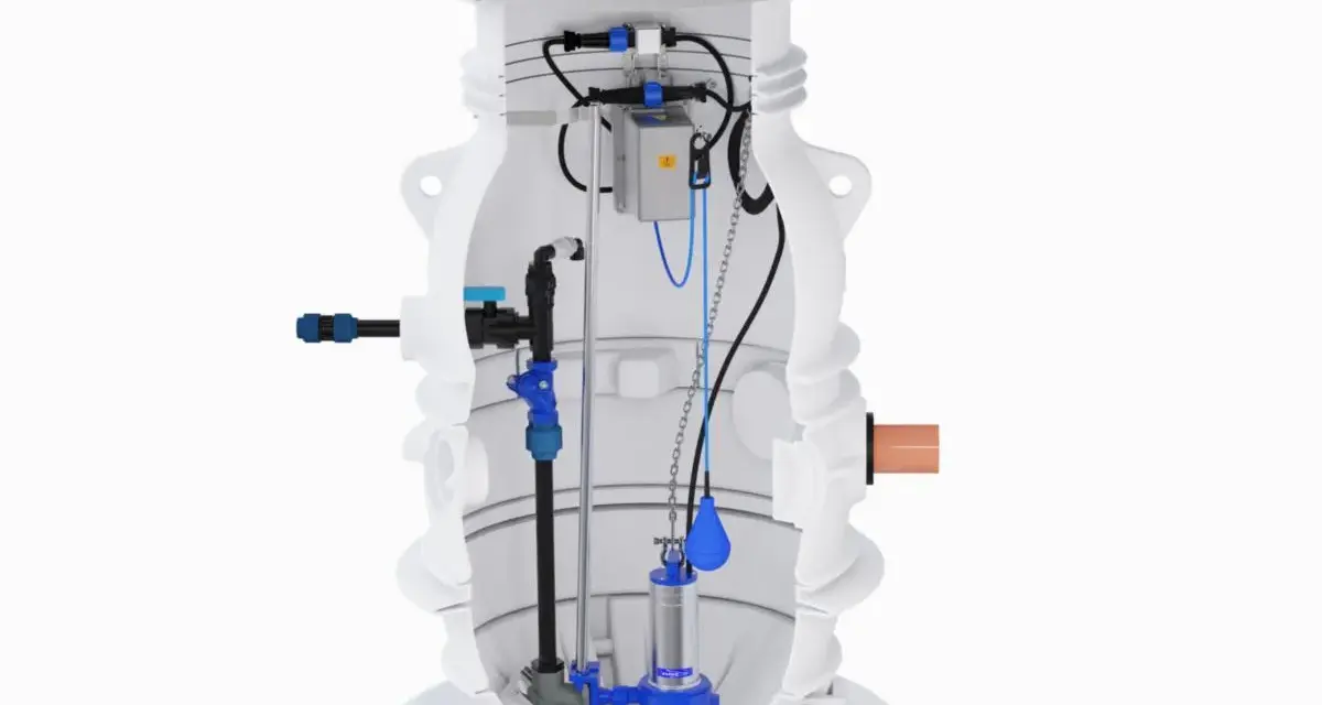 Trekammarbrunn i betong med pump och flottör. En teknisk illustration visar hur systemet fungerar för avloppshantering.