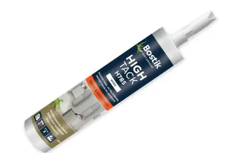 Bostik High Tack H785-tub med starkt lim. Perfekt för montering utan spik. Ger utmärkt fäste och hög styrka.